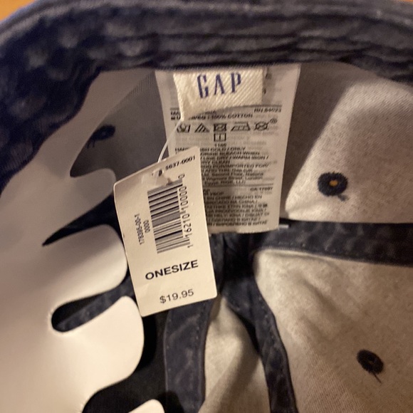 NWT Gap cap with added Off the Grid - Picture 4 of 4